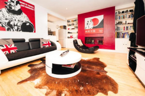 2 Bed Portobello Rd - moments from Tube!